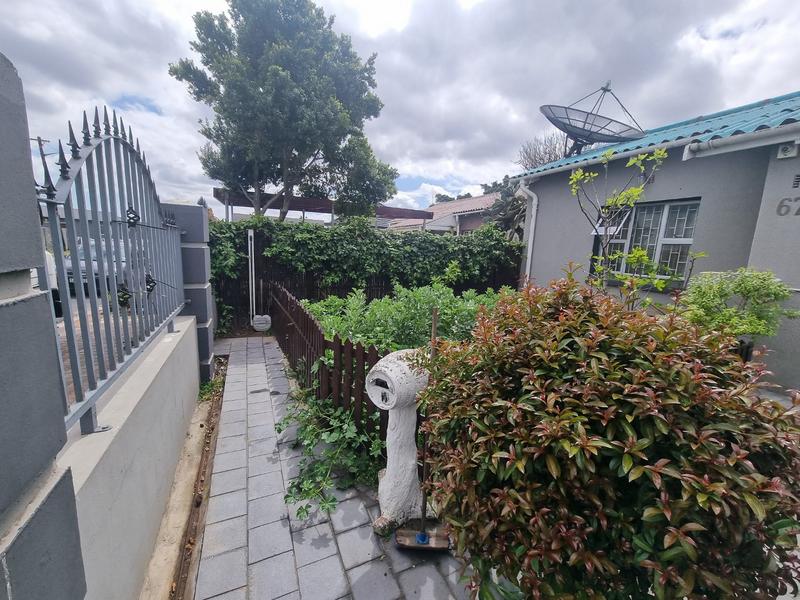 2 Bedroom Property for Sale in Ruyterwacht Western Cape